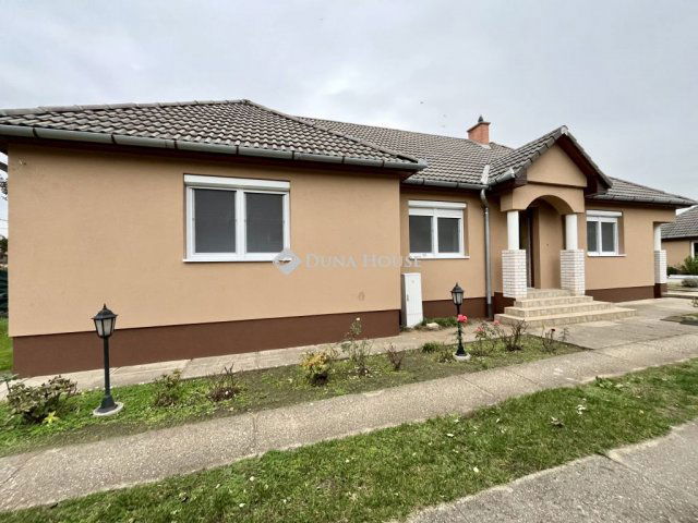 Eladó családi ház, Nyíregyházán 89.9 M Ft, 3 szobás