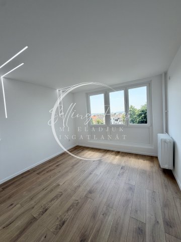 Eladó panellakás, Pécsett, Krisztina téren 43.5 M Ft, 2 szobás