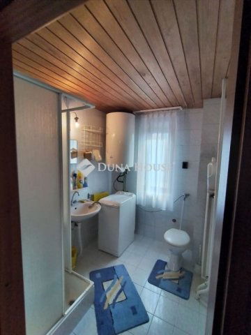 Eladó családi ház, Szentgotthárdon 89.9 M Ft, 8 szobás