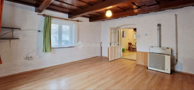 Eladó családi ház, Pencen 49.9 M Ft, 2 szobás