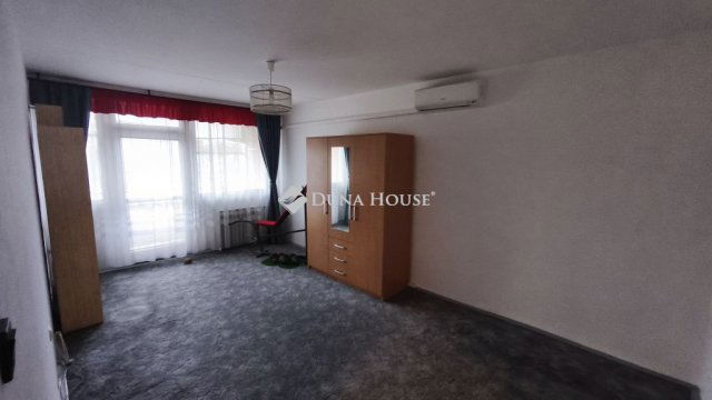 Eladó panellakás, Pécsett, Nagy Imre úton 40.9 M Ft, 2 szobás