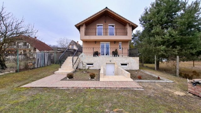 Eladó családi ház, Őrbottyánban 139.9 M Ft, 4 szobás