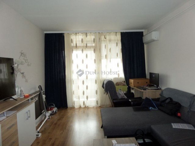 Eladó panellakás, Pécsett 48 M Ft, 2 szobás