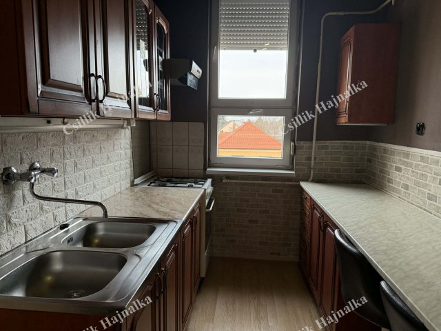 Eladó téglalakás, Szolnokon 36.9 M Ft, 2 szobás