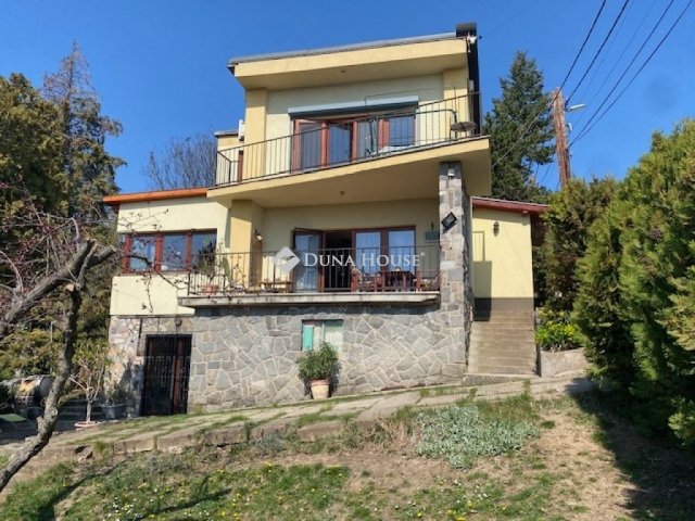 Eladó családi ház, Szentendrén 125 M Ft, 3 szobás