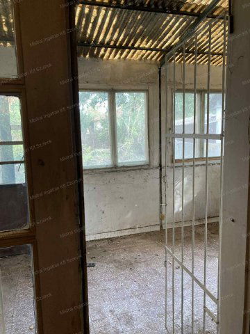 Eladó családi ház, Szolnokon 22.5 M Ft, 2 szobás