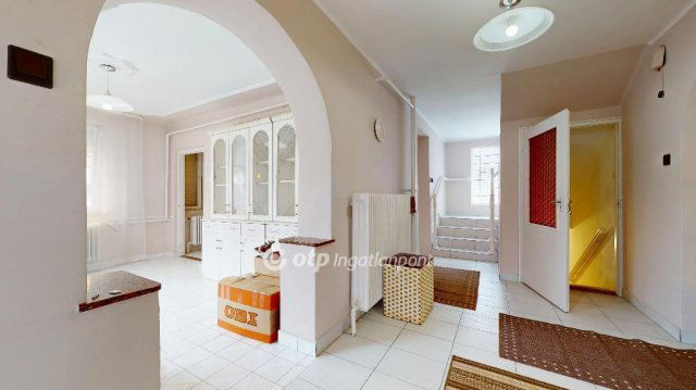 Eladó családi ház, Halmajon 47.5 M Ft, 4 szobás