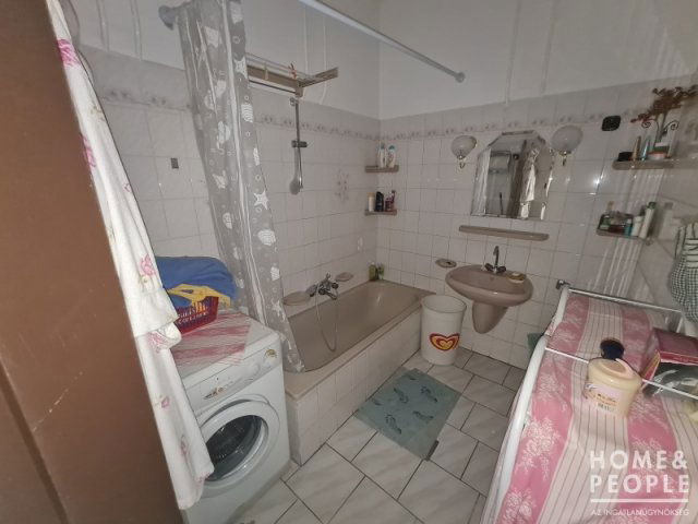 Eladó családi ház, Hódmezővásárhelyen 77 M Ft, 3 szobás