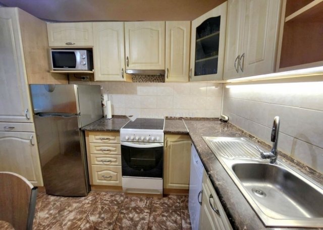 Eladó panellakás, Pécsett 47.9 M Ft, 3 szobás