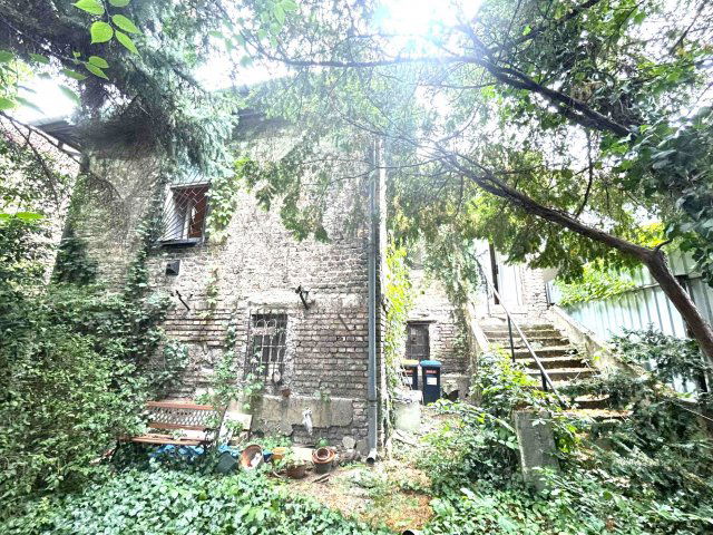Eladó családi ház, Budapesten, XIV. kerületben 240 M Ft