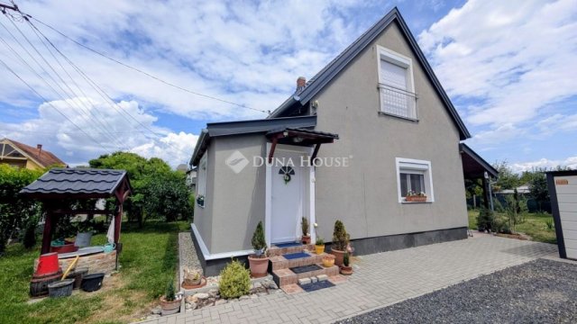 Eladó családi ház, Balatonkeresztúron 97 M Ft, 4 szobás