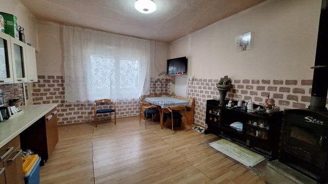 Eladó családi ház, Pilisen 29.8 M Ft, 3 szobás