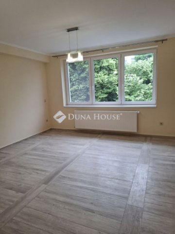 Kiadó téglalakás, albérlet, Szekszárdon 280 E Ft / hó