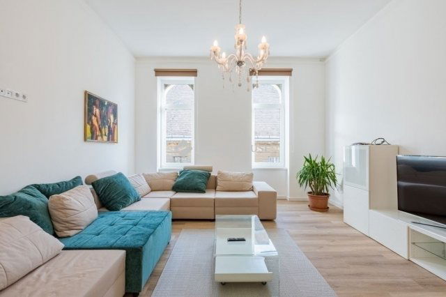 Eladó téglalakás, Budapesten, VI. kerületben 145 M Ft, 3 szobás