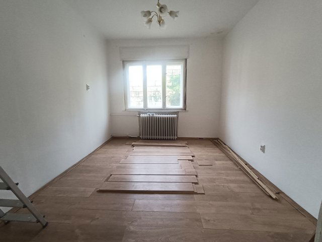 Eladó családi ház, Budapesten, XV. kerületben 52.9 M Ft
