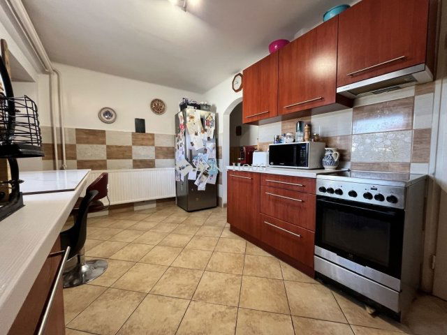 Eladó családi ház, Bakonyszentkirályon 62.9 M Ft, 4 szobás