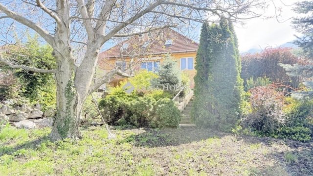 Eladó családi ház, Egerben 153 M Ft, 7 szobás