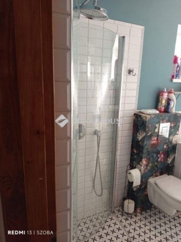 Eladó családi ház, Vecsésen 165 M Ft, 11 szobás