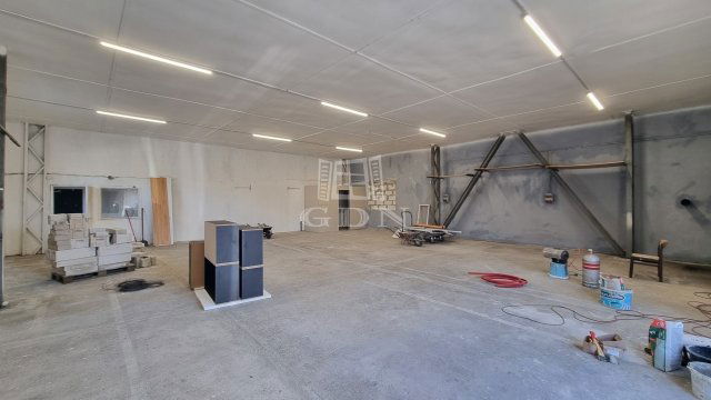 Kiadó ipari ingatlan, Székesfehérvárott 300 E Ft / hó