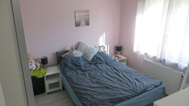 Eladó panellakás, Békéscsabán 37.9 M Ft, 2+1 szobás