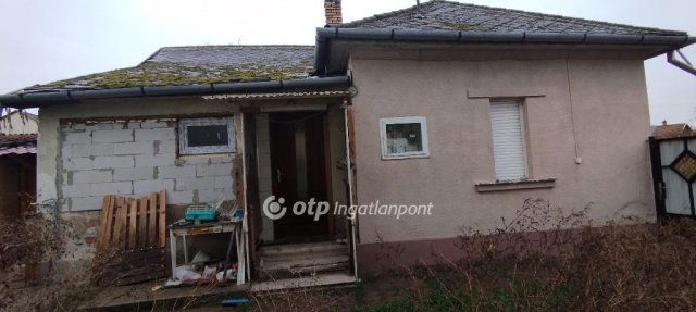 Eladó családi ház, Jászárokszálláson 12.5 M Ft, 2 szobás