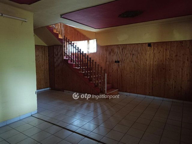 Eladó sorház, Tiszavasváriban 19 M Ft, 4+3 szobás