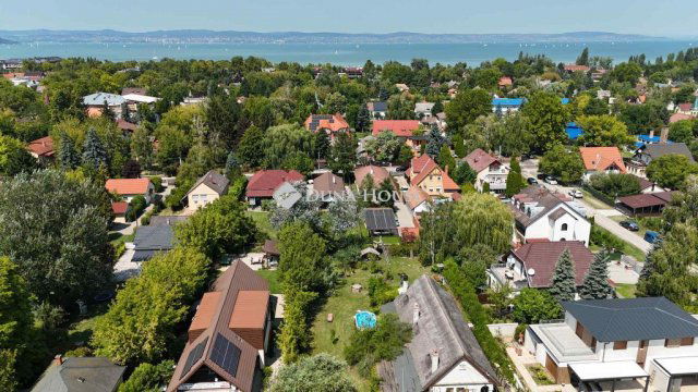 Eladó családi ház, Zamárdiban 179.9 M Ft, 8 szobás