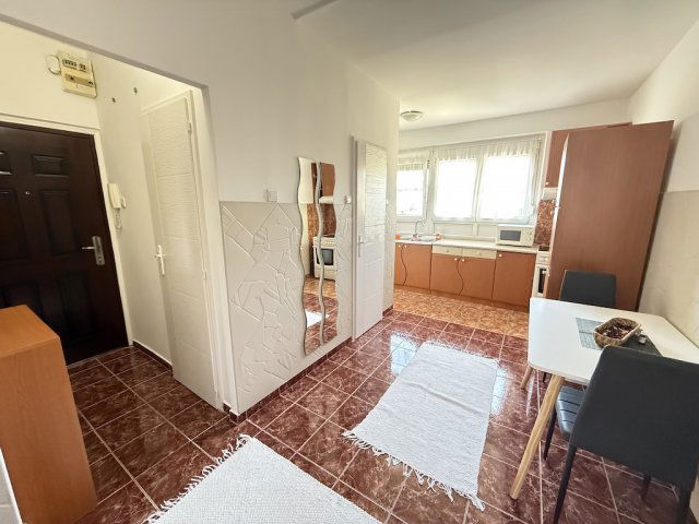 Kiadó panellakás, albérlet, Pakson 140 E Ft / hó, 2 szobás