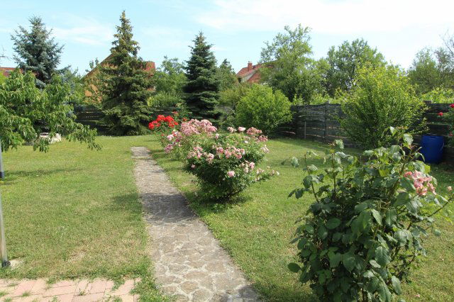 Eladó családi ház, Csopakon 266 M Ft, 9 szobás