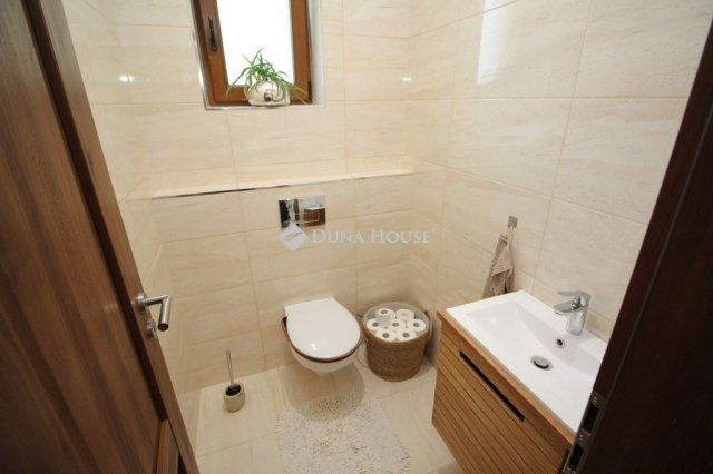 Eladó családi ház, Kecskeméten 219 M Ft, 1 szobás