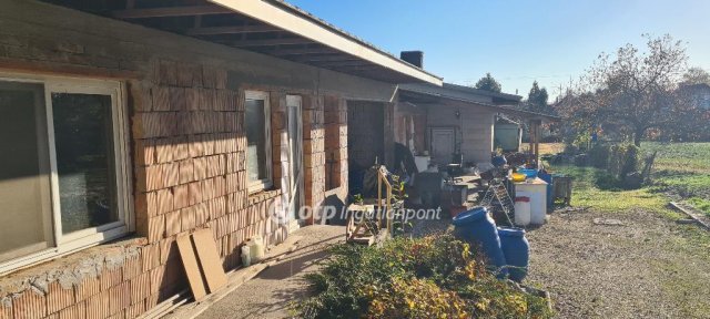 Eladó családi ház, Dunaharasztin 130 M Ft, 6 szobás