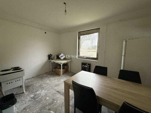 Eladó családi ház, Izsákon 22.5 M Ft, 4 szobás