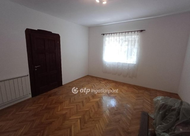 Eladó családi ház, Csongrádon 39.9 M Ft, 3 szobás