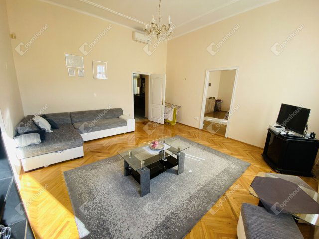 Eladó téglalakás, Szegeden 98.5 M Ft, 3 szobás