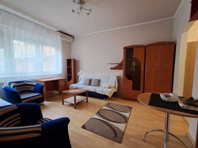 Eladó téglalakás, Debrecenben 47.8 M Ft, 1 szobás