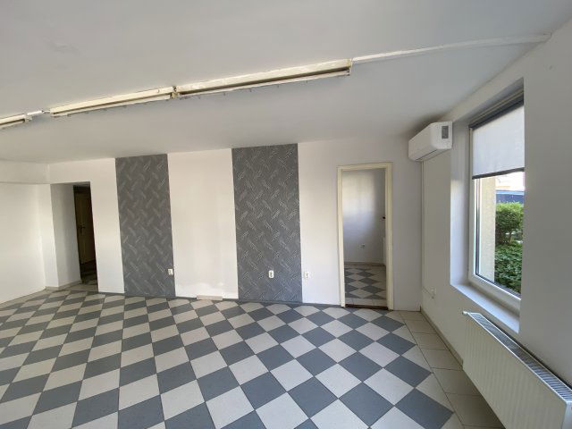Kiadó üzlethelyiség, Győrött 280 E Ft / hó, 2+2 szobás