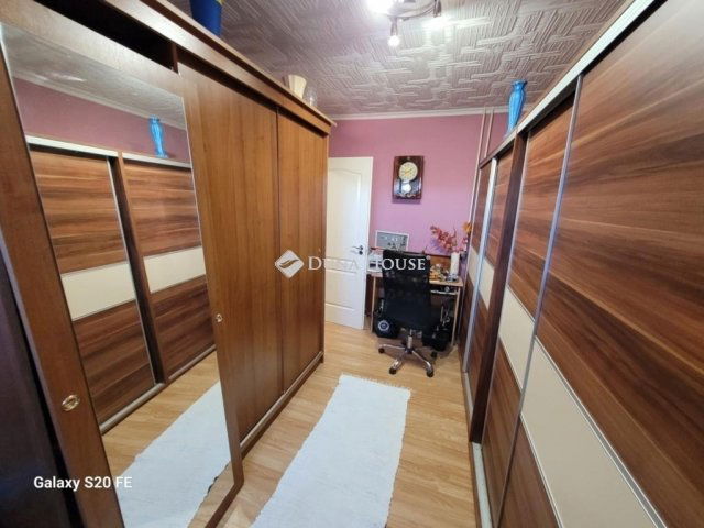 Eladó családi ház, Vecsésen 199 M Ft, 5 szobás