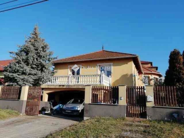 Eladó családi ház, Tatabányán 102 M Ft, 1 szobás