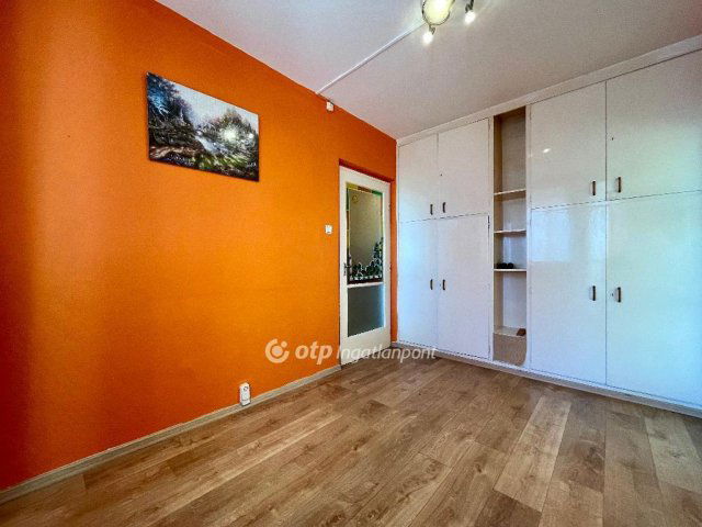 Eladó panellakás, Nyíregyházán 41.5 M Ft, 2+1 szobás