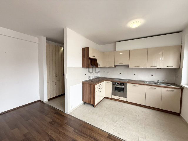 Eladó téglalakás, Debrecenben 65 M Ft, 2 szobás