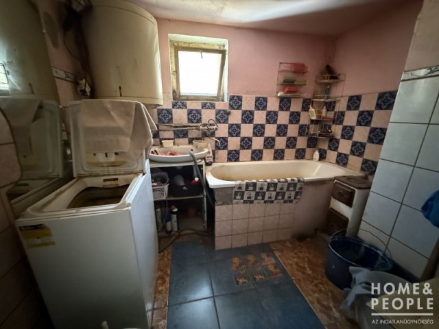 Eladó családi ház, Ruzsán 17.3 M Ft, 2 szobás