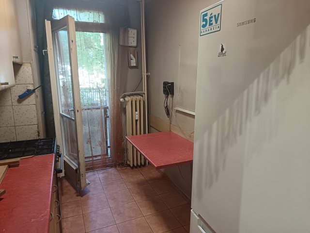 Kiadó panellakás, albérlet, Pécsett, Építők útján, 2 szobás