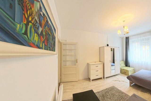 Eladó téglalakás, Budapesten, XIV. kerületben, Angol utcában