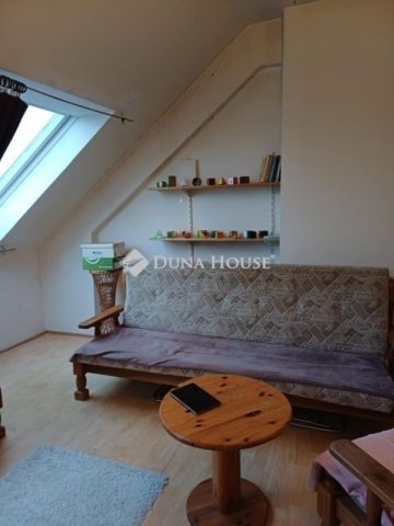 Eladó téglalakás, Pécsett 44.5 M Ft, 2 szobás