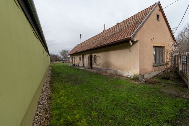 Eladó családi ház, Székesfehérvárott 29.9 M Ft, 3 szobás
