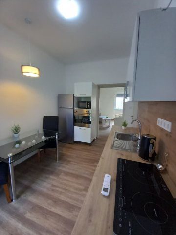 Kiadó téglalakás, albérlet, Pécsett 250 E Ft / hó, 2 szobás