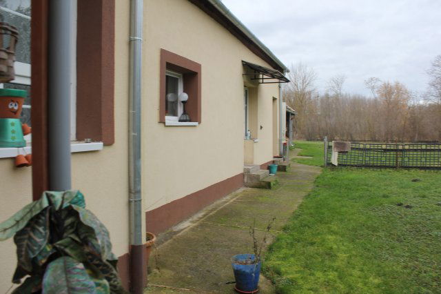 Eladó családi ház, Csornán 33 M Ft, 2 szobás