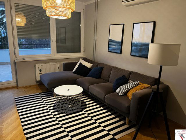 Kiadó téglalakás, albérlet, Pécsett 300 E Ft / hó, 3 szobás