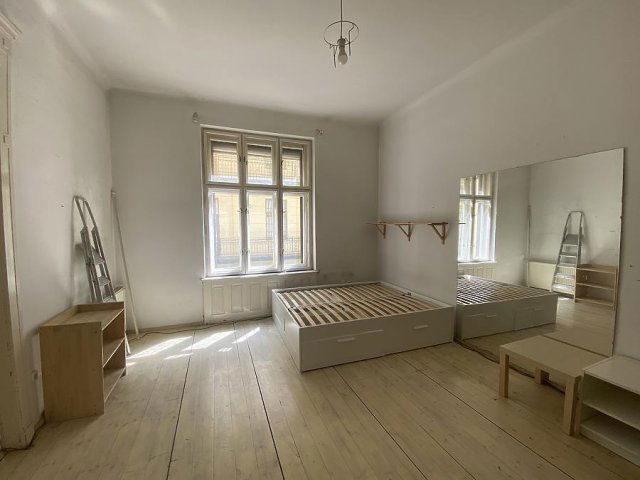 Eladó téglalakás, Budapesten, VI. kerületben 89.9 M Ft, 2 szobás