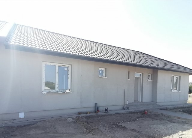 Eladó ikerház, Iváncsán 68 M Ft, 4 szobás